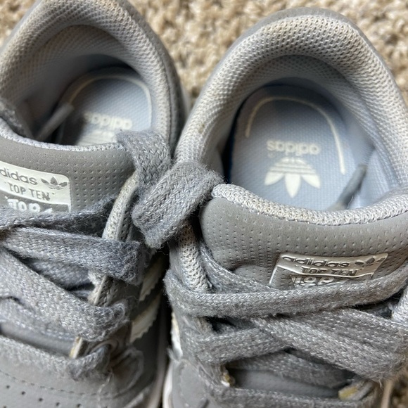 🍉Gray Adidas Toddler size 4K Tennis Shoes - Picture 7 of 8